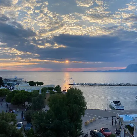 Flat With Incredible Sea View パトラ