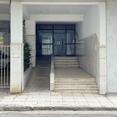 Flat With Incredible Sea View 파트라